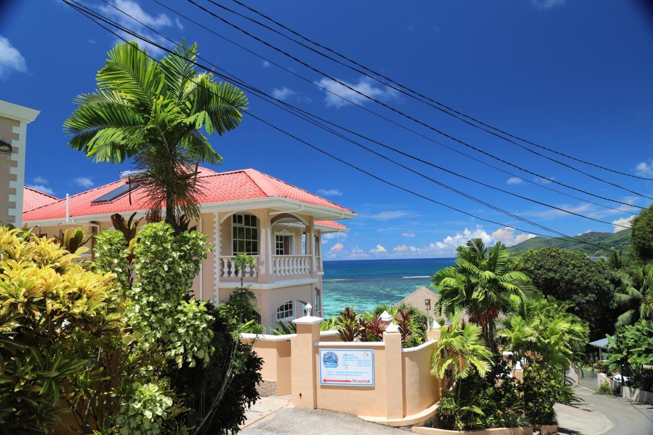 Au Fond De View Anse Royale