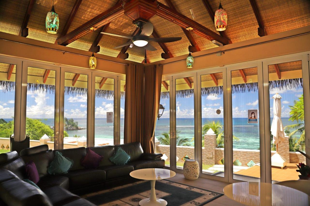 Au Fond De View Anse Royale